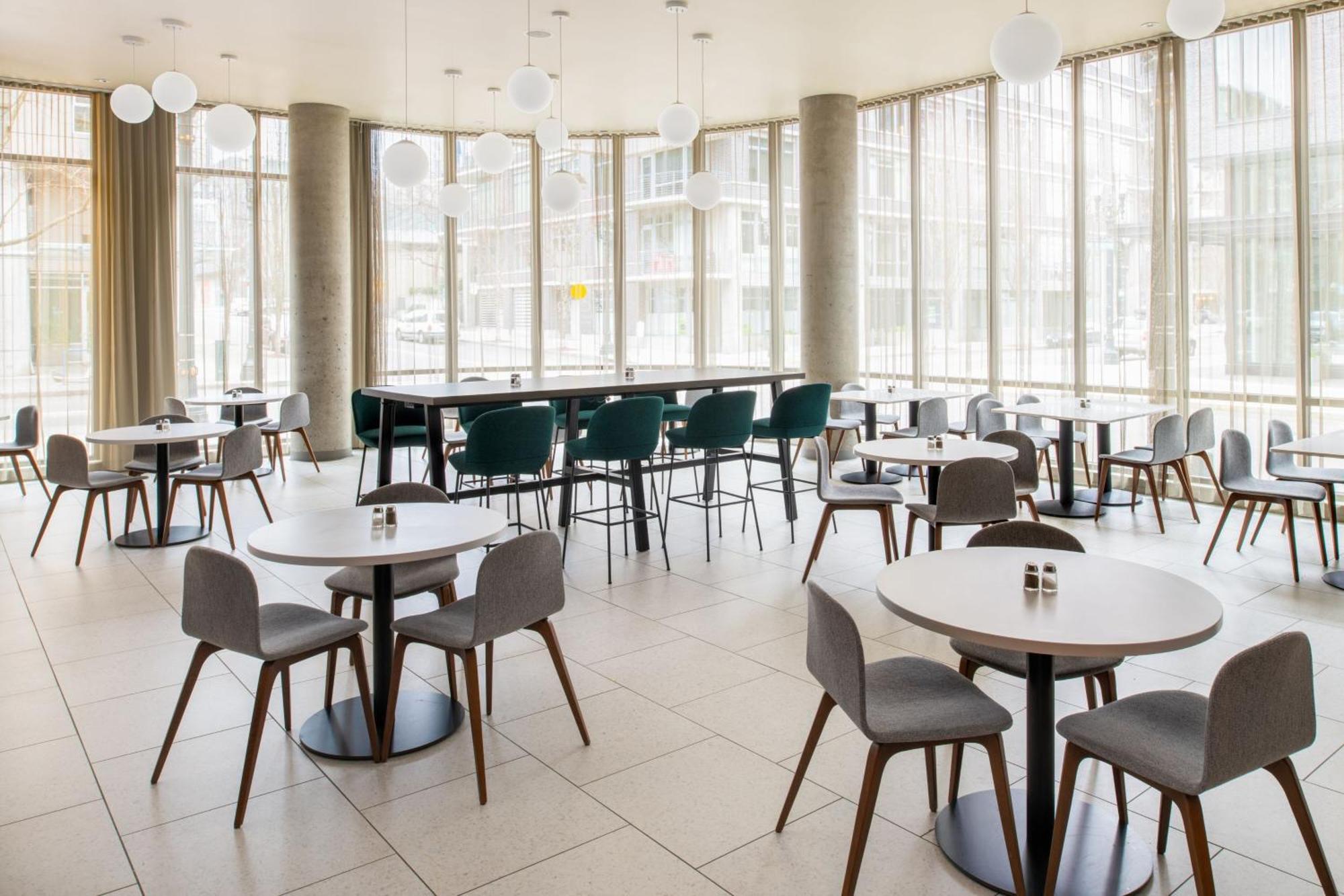 By Marriott Downtown/pearl District 3*