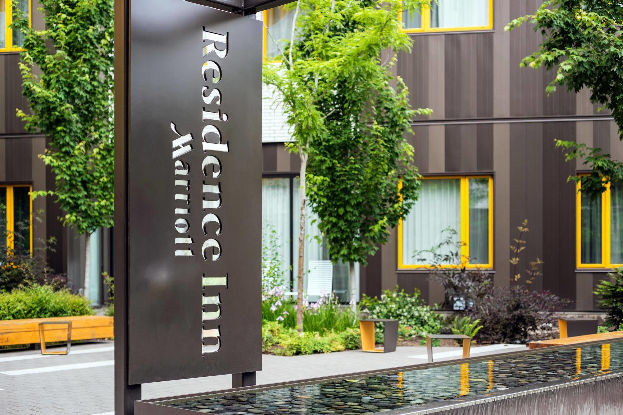 By Marriott Downtown/pearl District 3*